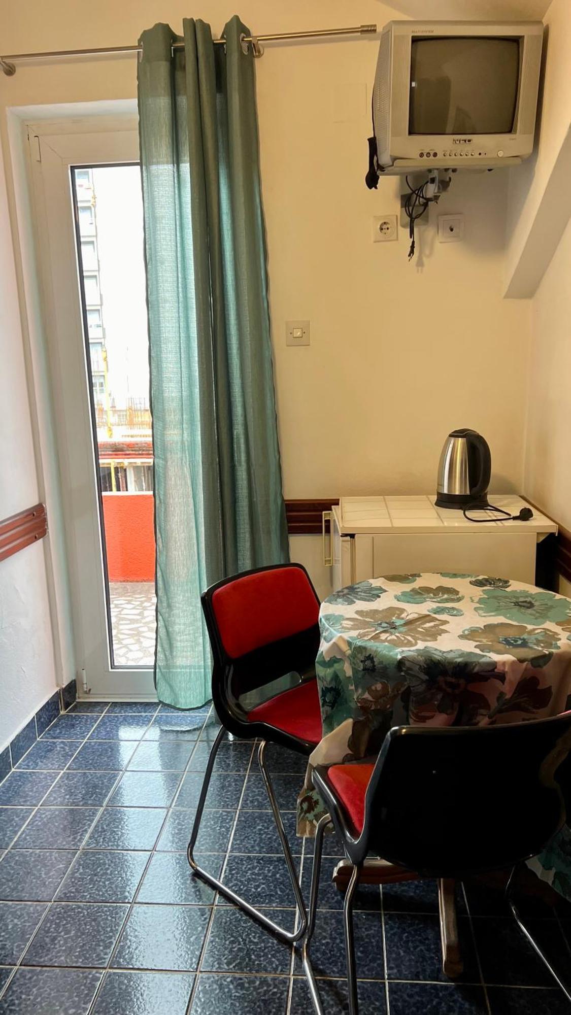 בודווה Apartments Holiday מראה חיצוני תמונה