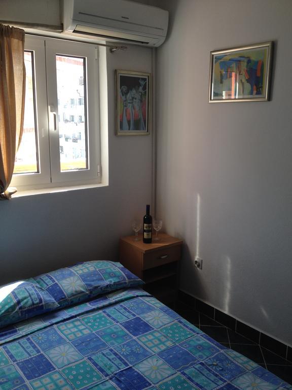 בודווה Apartments Holiday מראה חיצוני תמונה