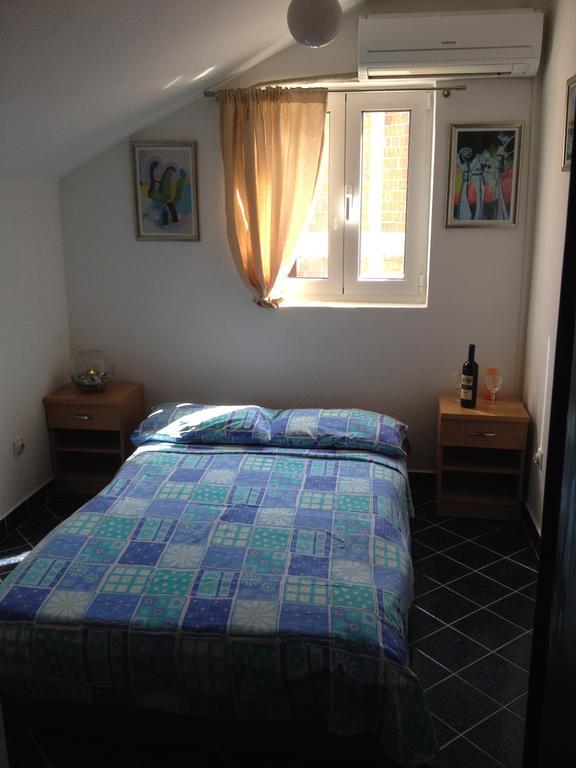 בודווה Apartments Holiday מראה חיצוני תמונה