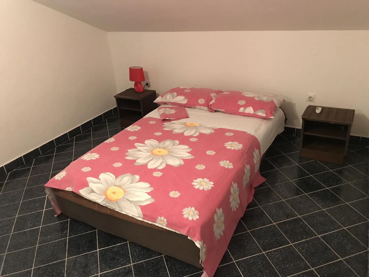 בודווה Apartments Holiday מראה חיצוני תמונה